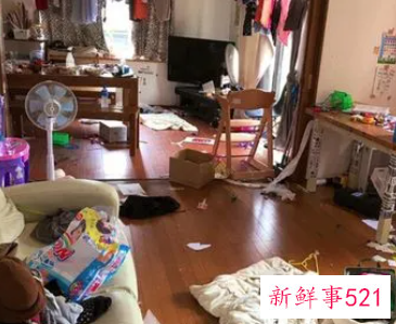 梦见家里被人翻得乱七八糟