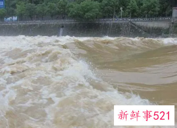 梦见自己过桥涨大水