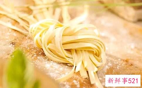 梦见吃面条好不好