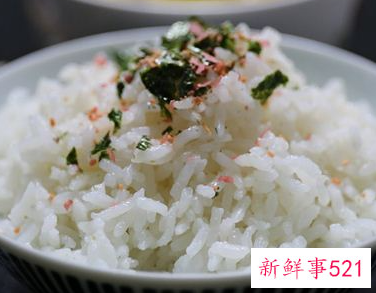 做梦吃米饭是什么预兆