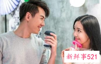 男女对视感觉都定住了