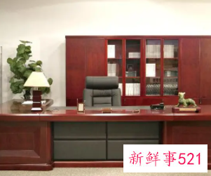 办公桌前面不能放什么