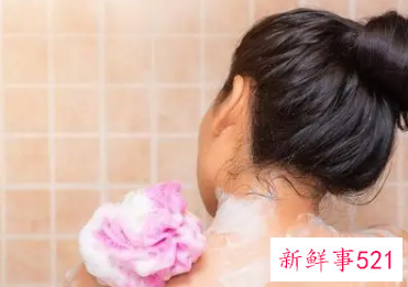 女人洗冷水澡对身体好吗