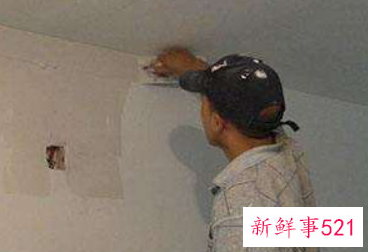 被烟熏黑的墙用什么去除