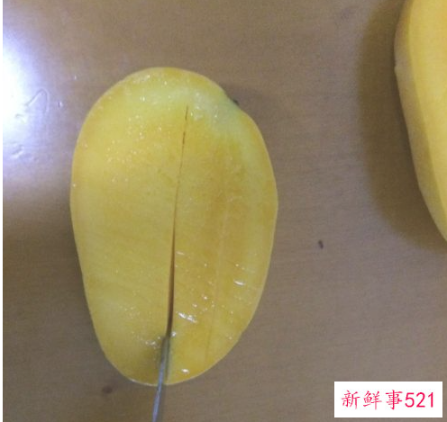 一个芒果就可以完成的水果拼盘制作