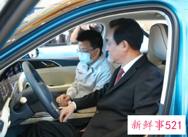 许家印亲身体验恒驰5:真漂亮