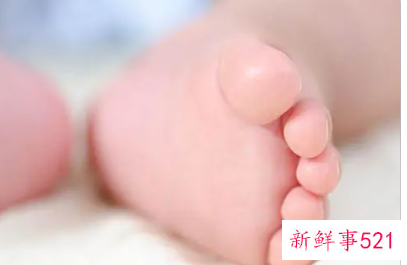 刚出生的婴儿吐沫