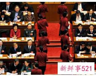 接待客户的时候给客户倒水