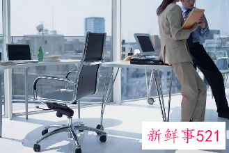 上班闲聊竟对白领升职起大作用