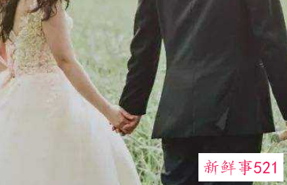 离婚后还住在前夫的房子