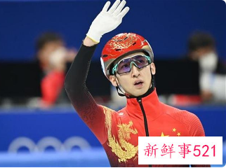 武大靖的“金墩墩”助力公益，以92万成交