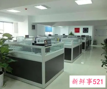 办公桌前面不能放什么