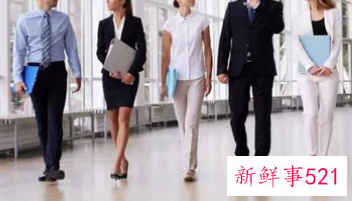 上班闲聊竟对白领升职起大作用