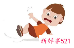 新生儿脑袋被撞了一下怎么办