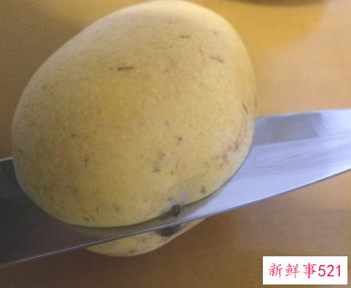 一个芒果就可以完成的水果拼盘制作