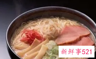 梦见吃面条和肉