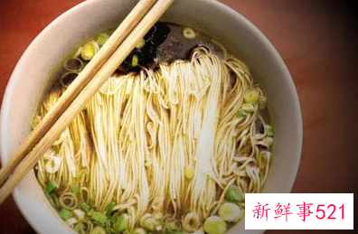 梦见吃面条和肉