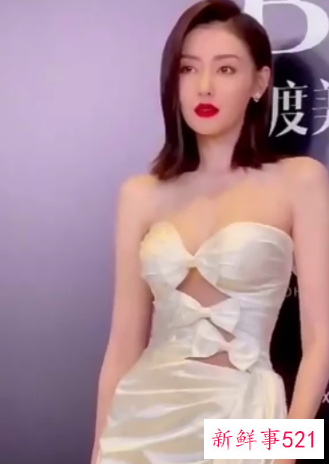 张天爱活动秀出完美身材,轻松夺人眼球