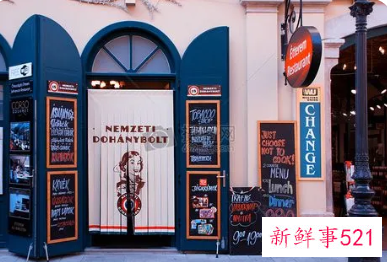 店铺门口正对通道门口化解方法