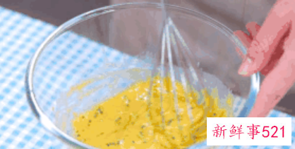 芝麻蛋黄小饼的做法