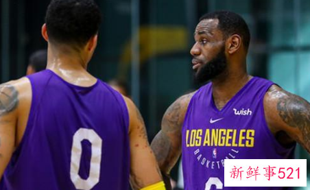 詹姆斯下赛季穿回6号