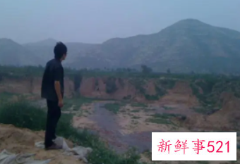 梦见死去的亲人和仇人在一起