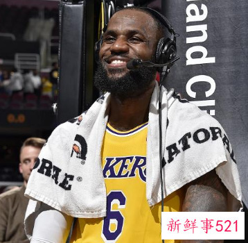 詹姆斯上演海报式隔扣,湖人重回西部第9