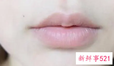 女人的下嘴唇厚代表什么