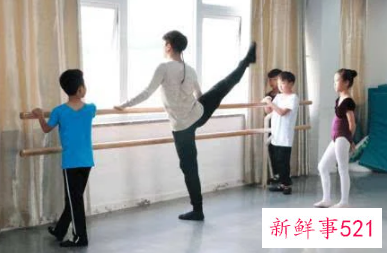 男孩初学舞蹈学什么好