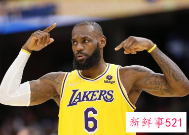 詹姆斯上演海报式隔扣,湖人重回西部第9