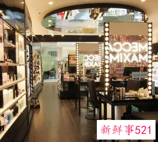 什么店可以帮人化妆