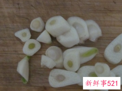 蒜苔西葫芦炒肉的做法