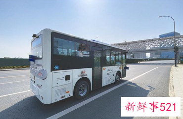 成都首批12台无人驾驶车上路测试