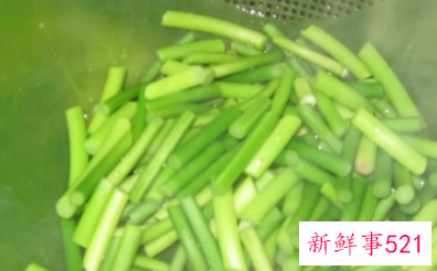 蒜苔西葫芦炒肉的做法