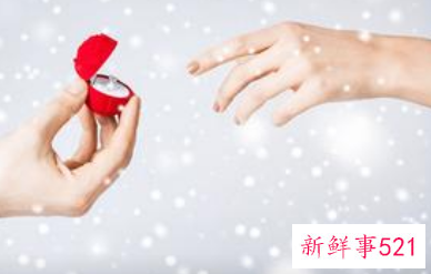 女人梦见别人给了好多东西