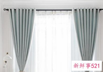 客厅什么颜色的窗帘比较好