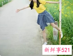 拍照姿势怎么摆女生两人