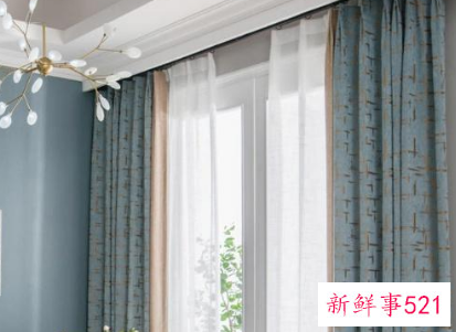 客厅什么颜色的窗帘比较好