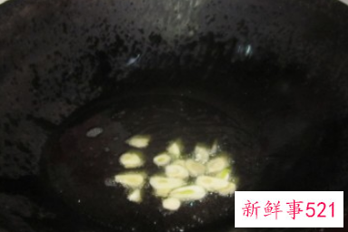 蒜苔西葫芦炒肉的做法