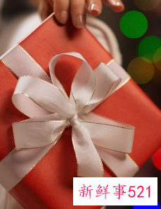 刚认识不久的女孩能送礼物吗