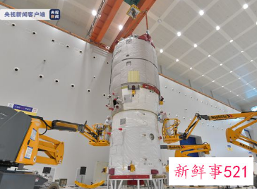 天舟四号货运飞船发射，具备为核心舱供电等功能