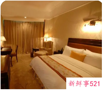 中年女人梦见自己住酒店