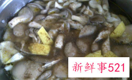 鲜菇鸡汁煲的做法