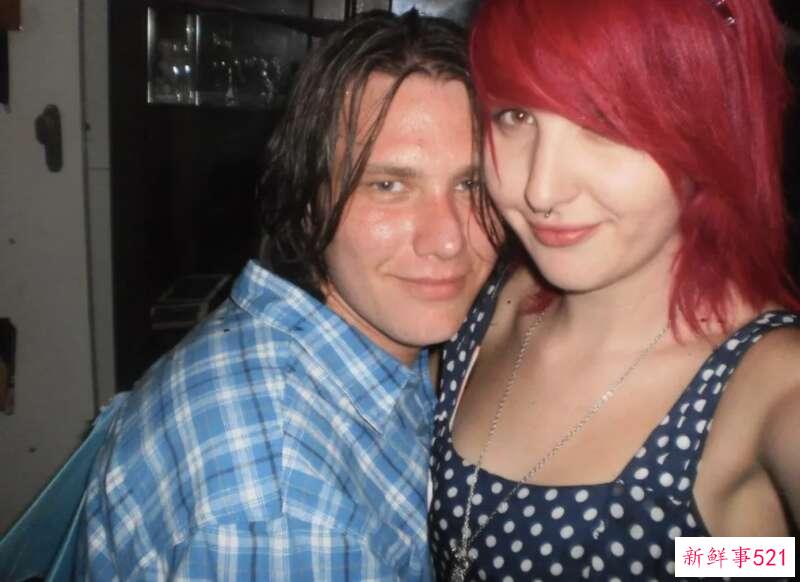 奇葩澳女将男友骨灰装入肛塞 结果在机场被拦下