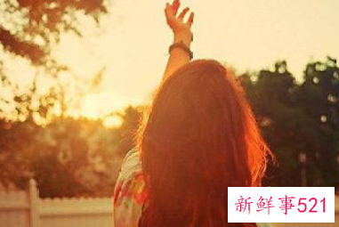 男的喜欢女的有什么表现