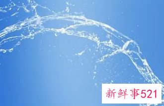 女人梦到很多水