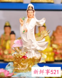 女人梦到好多佛像和菩萨还有龙