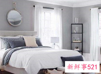 门口对窗户怎么摆床