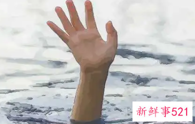 梦见掉水里又爬上来了周公解梦