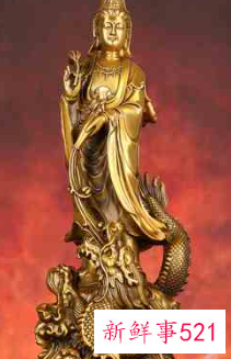 女人梦到好多佛像和菩萨还有龙